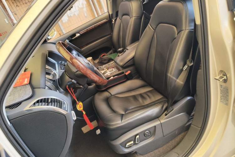 Used Audi Q7 2012 3.0 TFSI Technology Model (200kW) Left Front Seat