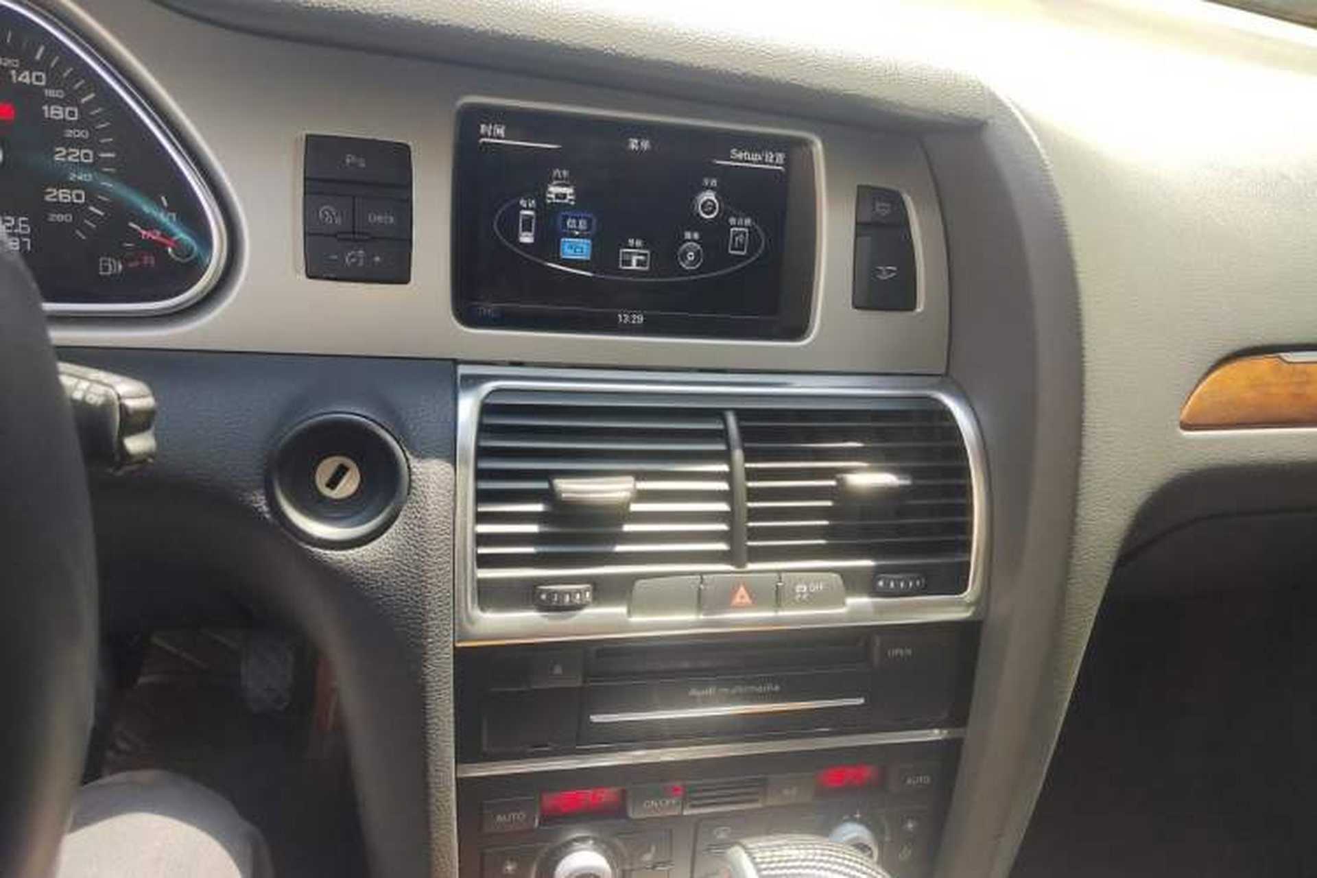 Used Audi Q7 2013 35 TFSI Ambition Edition Audio And AC Panel