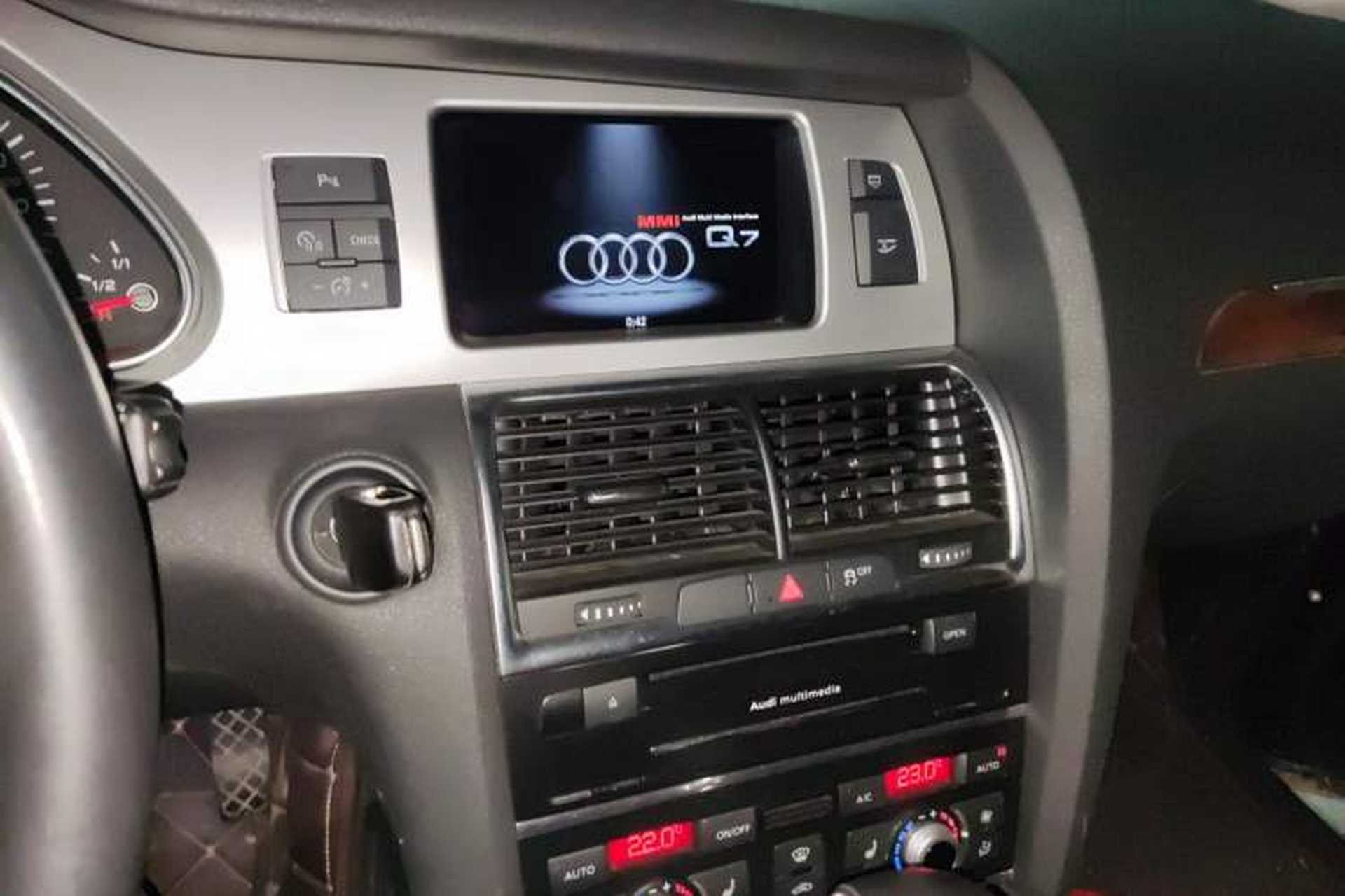 Used Audi Q7 2013 35 TFSI Ambition Edition Audio And AC Panel