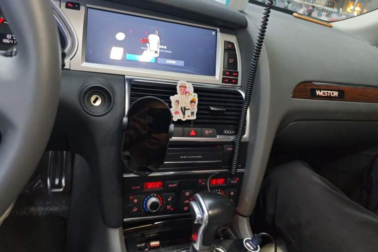 Used Audi Q7 2013 35 TFSI Ambition Edition Audio And AC Panel