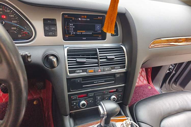 Used Audi Q7  Audio And AC Panel