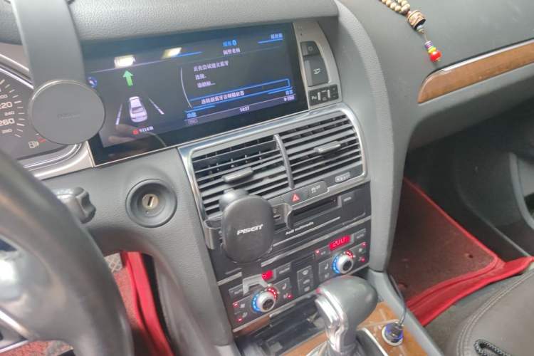 Used Audi Q7 2013 35 TFSI Technology Edition Audio And AC Panel
