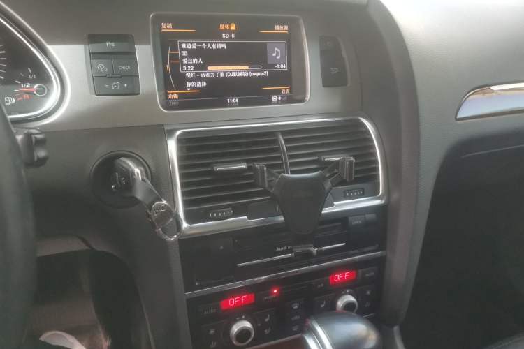 Used Audi Q7 2013 35 TFSI Ambition Edition Audio And AC Panel