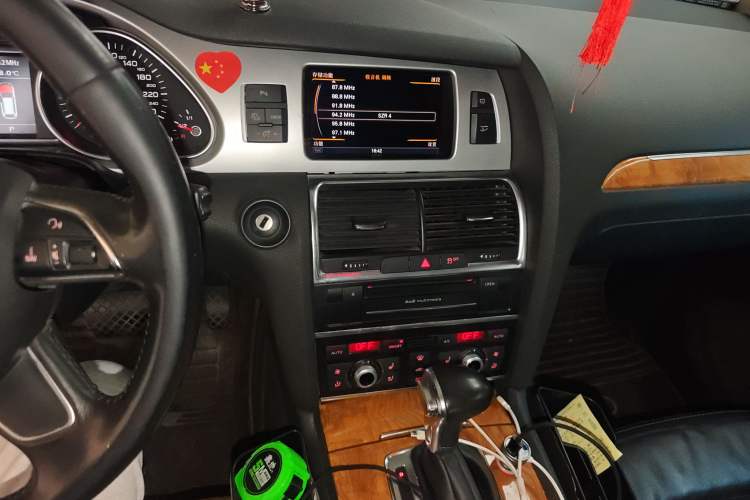 Used Audi Q7 2013 35 TFSI Ambition Edition Audio And AC Panel
