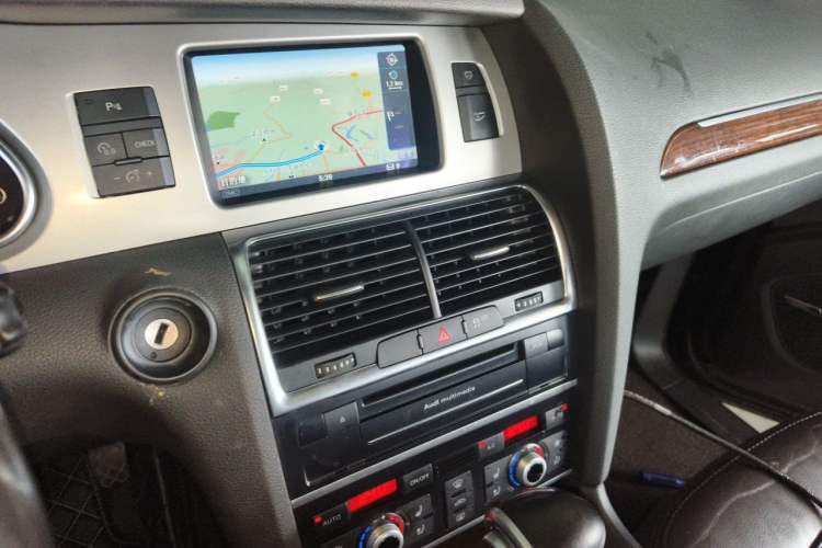 Used Audi Q7 2013 35 TDI Leading Model Audio And AC Panel