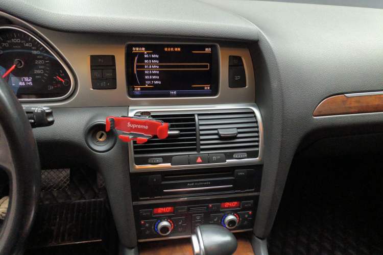 Used Audi Q7 2013 35 TFSI Ambition Edition Audio And AC Panel
