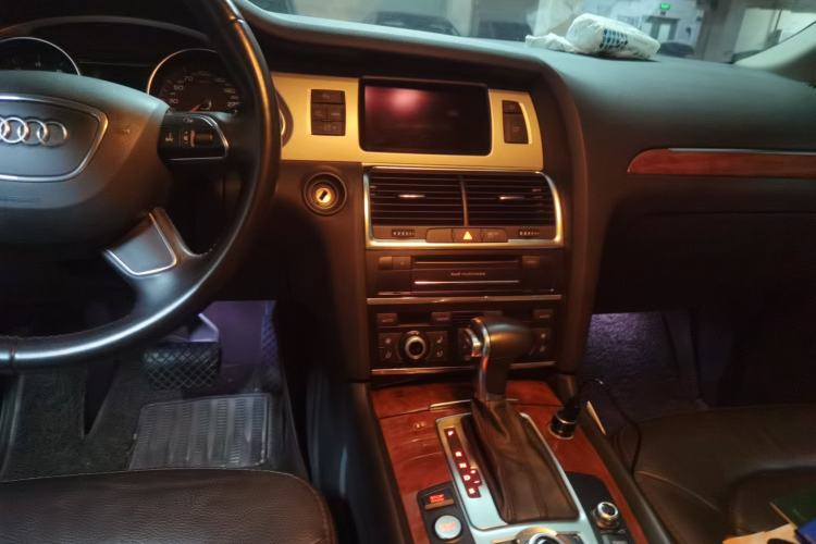 Used Audi Q7 2013 35 TFSI Ambition Edition Audio And AC Panel