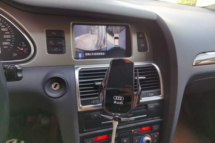 Used Audi Q7 2013 35 TFSI Ambition Edition Audio And AC Panel