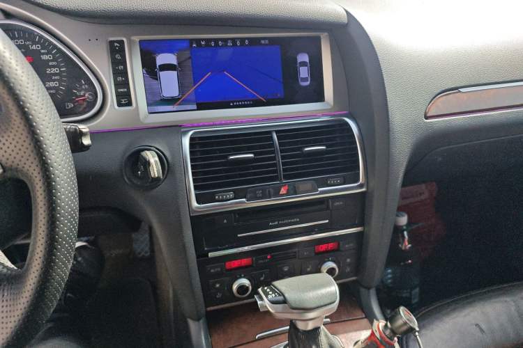 Used Audi Q7 2013 35 TFSI Ambition Edition Audio And AC Panel