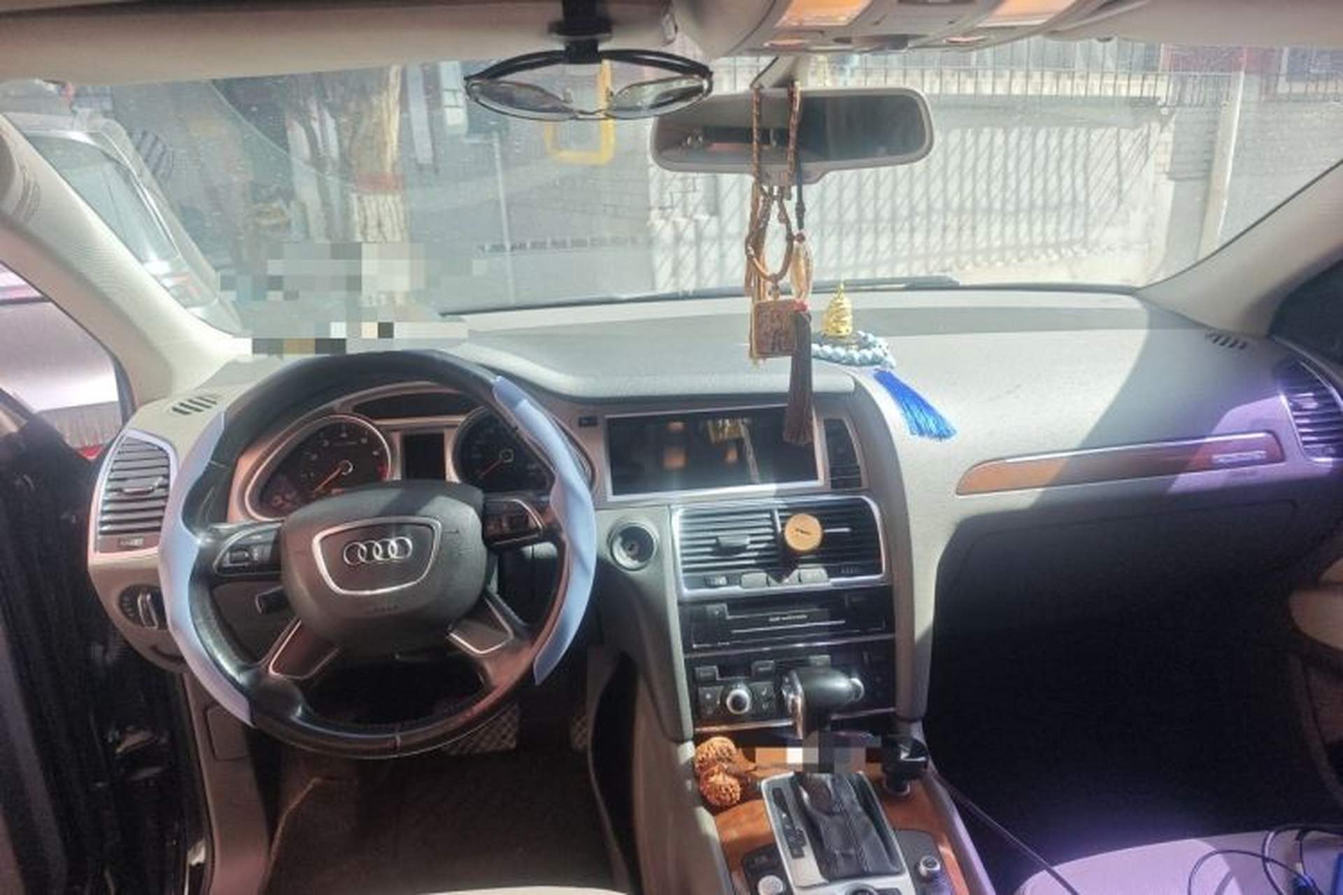 Used Audi Q7 2013 35 TFSI Ambition Edition Center Console
