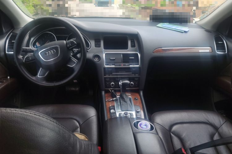 Used Audi Q7 2013 35 TFSI Ambition Edition Center Console