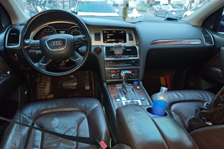 Used Audi Q7 2013 35 TFSI Technology Edition Center Console