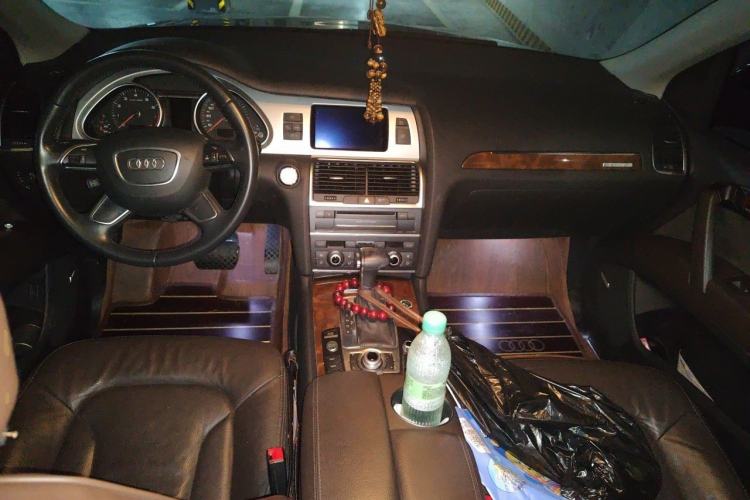 Used Audi Q7 2013 35 TFSI Technology Edition Center Console
