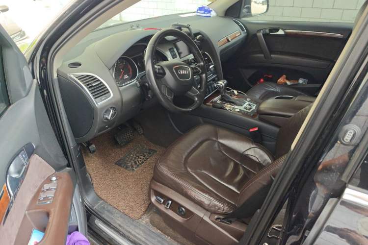 Used Audi Q7 2013 35 TDI Exclusive Edition Driver Seat