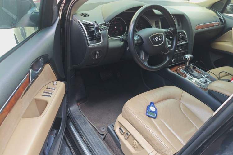 Used Audi Q7 2013 35 TFSI Technology Edition Driver Seat
