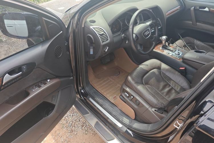 Used Audi Q7 2013 35 TFSI Ambition Edition Driver Seat