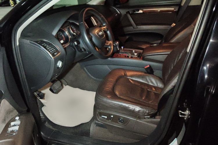 Used Audi Q7 2013 35 TFSI Technology Edition Driver Seat