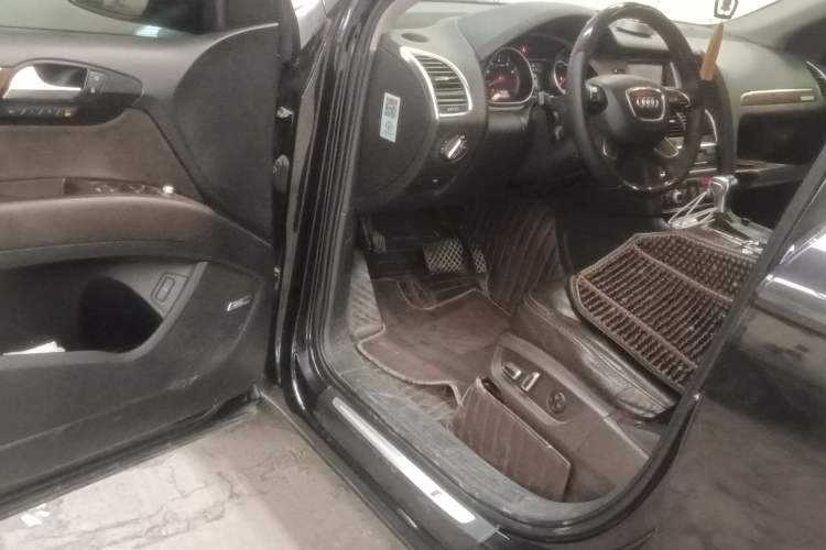 Used Audi Q7 2013 35 TFSI Technology Edition Driver Seat