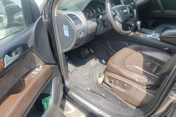 Used Audi Q7 2013 35 TFSI Technology Edition Driver Seat