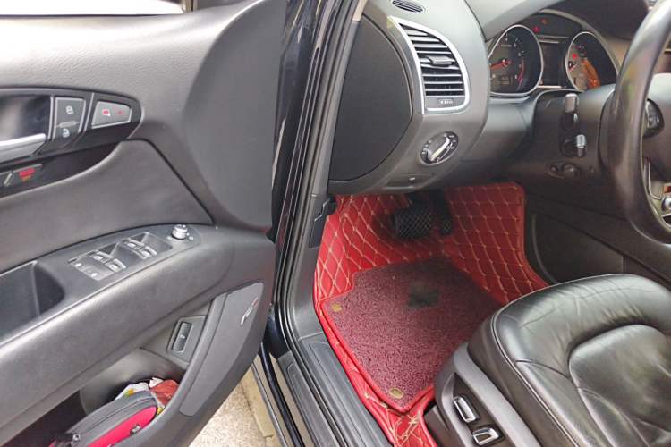 Used Audi Q7  Driver Seat
