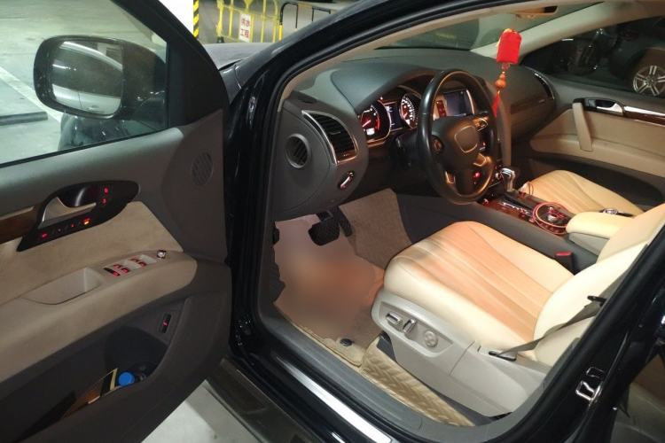 Used Audi Q7 2013 35 TFSI Ambition Edition Driver Seat
