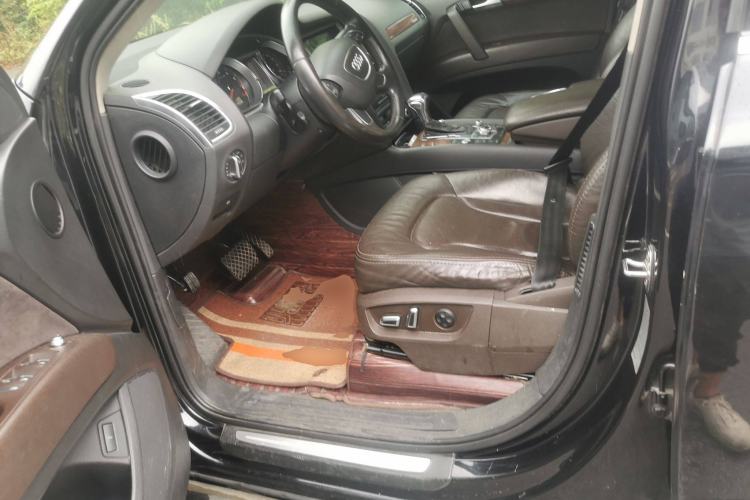 Used Audi Q7 2013 35 TFSI Ambition Edition Driver Seat