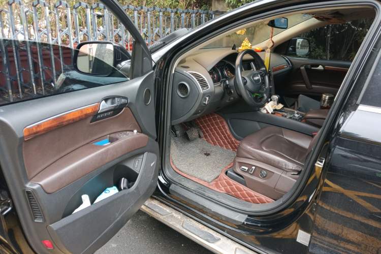Used Audi Q7 2013 35 TFSI Technology Edition Driver Seat