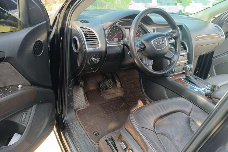 Used Audi Q7 2013 35 TFSI Ambition Edition Driver Seat