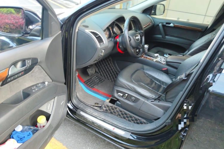 Used Audi Q7 2013 40 TFSI Technology Edition Driver Seat