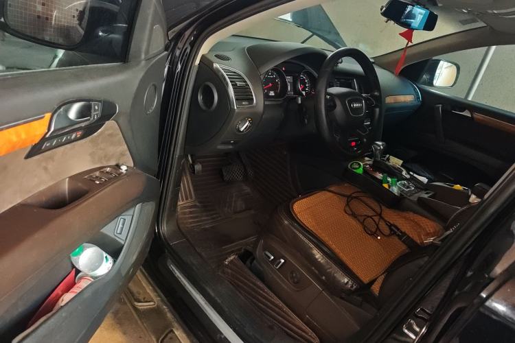 Used Audi Q7 2013 35 TFSI Ambition Edition Driver Seat