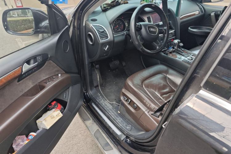 Used Audi Q7 2013 35 TFSI Ambition Edition Driver Seat