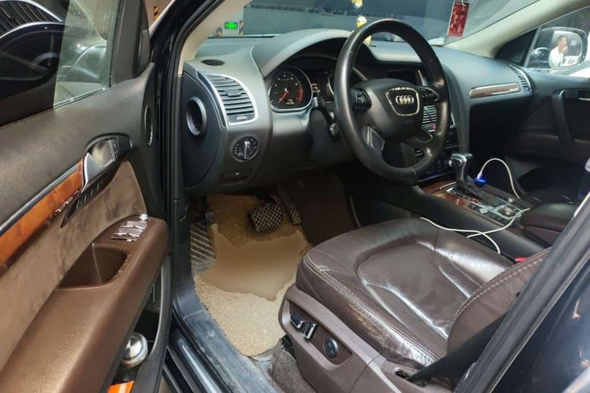 Used Audi Q7 2013 35 TFSI Ambition Edition Driver Seat
