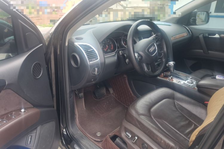 Used Audi Q7 2013 35 TFSI Ambition Edition Driver Seat