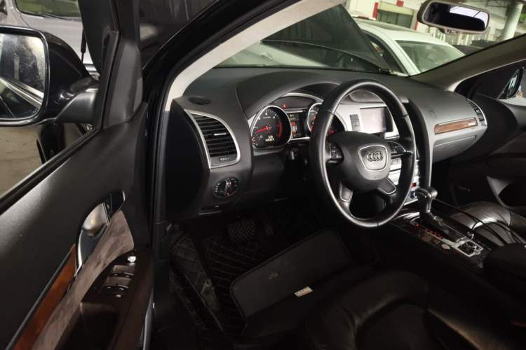 Used Audi Q7 2013 35 TDI Leading Model Driver Seat