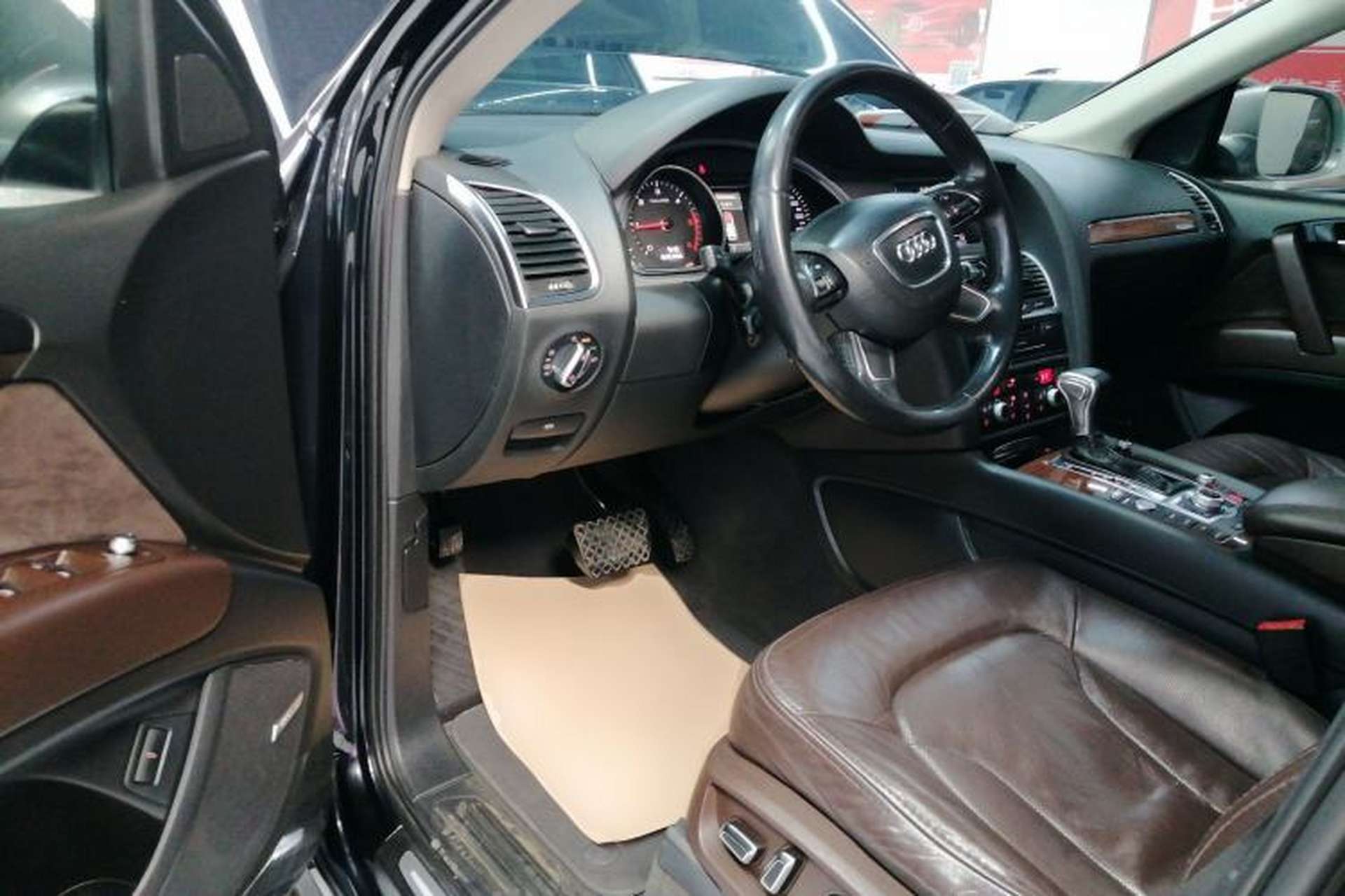 Used Audi Q7 2013 35 TDI Leading Model Driver Seat