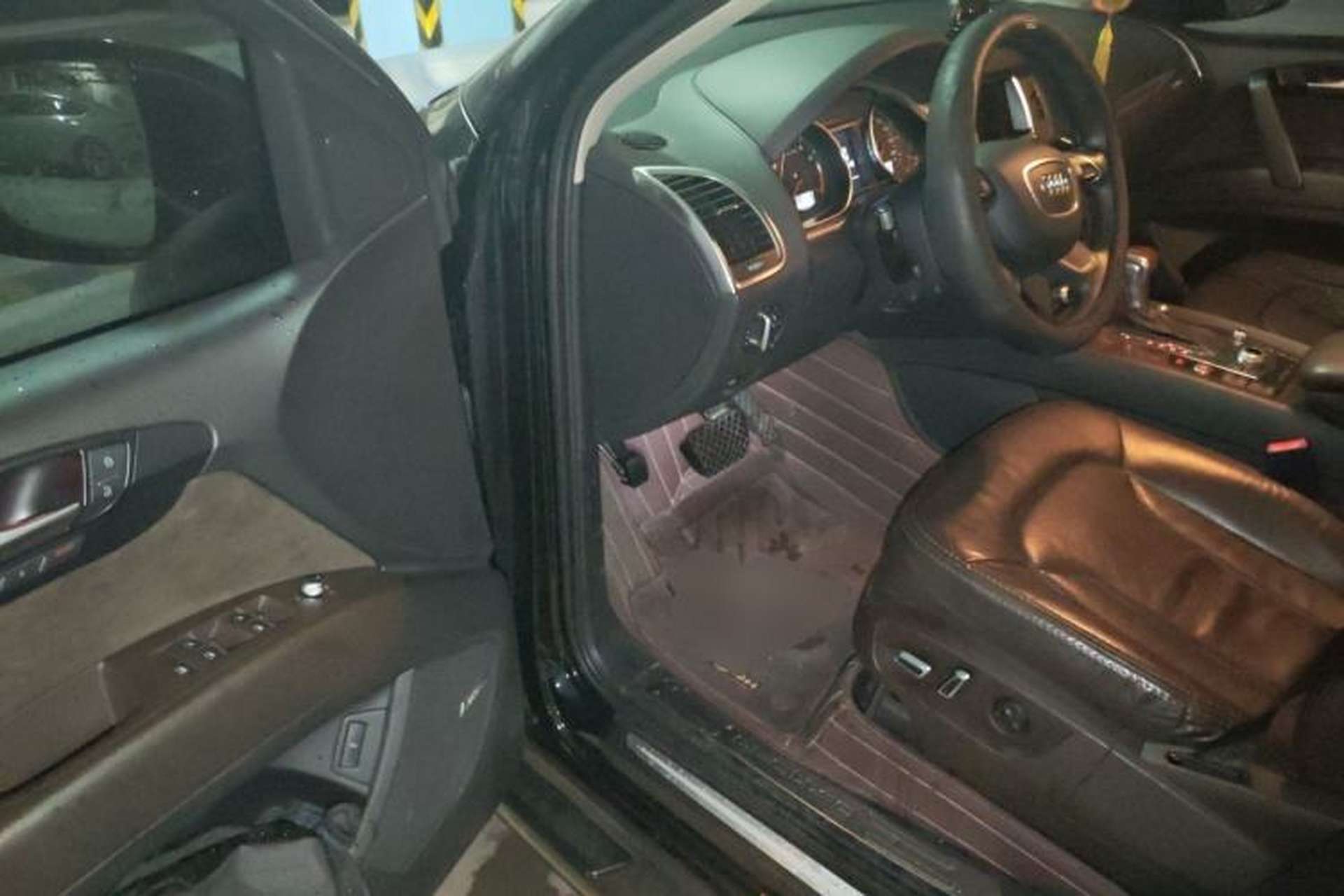 Used Audi Q7 2013 35 TFSI Comfort Model Driver Seat
