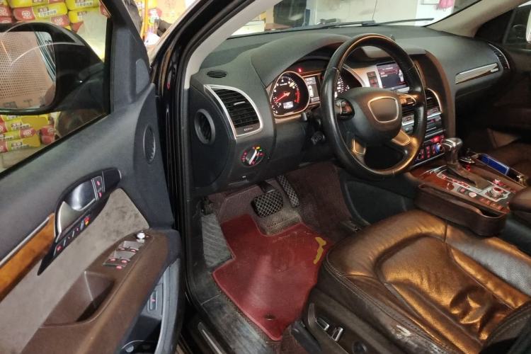 Used Audi Q7 2013 35 TFSI Ambition Edition Driver Seat
