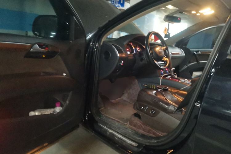 Used Audi Q7  Driver Seat