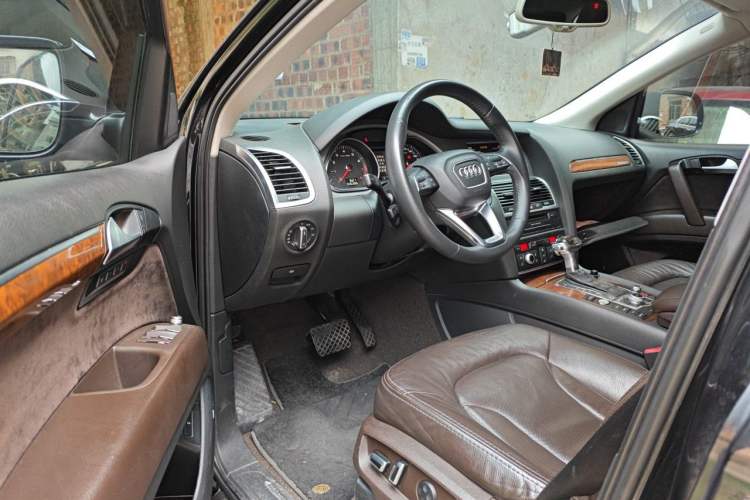 Used Audi Q7 2013 35 TFSI Technology Edition Driver Seat
