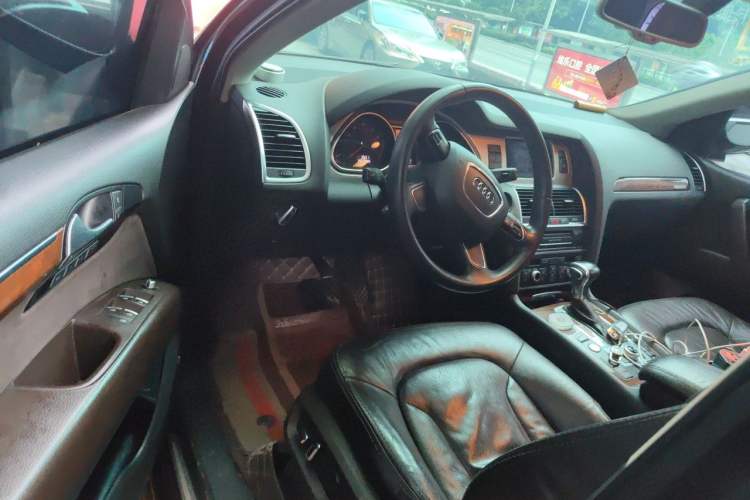 Used Audi Q7 2013 35 TFSI Ambition Edition Driver Seat