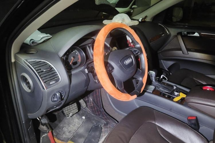 Used Audi Q7 2013 35 TFSI Ambition Edition Driver Seat