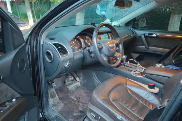 Used Audi Q7 2013 35 TFSI Ambition Edition Driver Seat