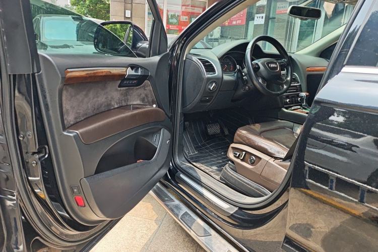 Used Audi Q7 2013 35 TFSI Technology Edition Driver Seat