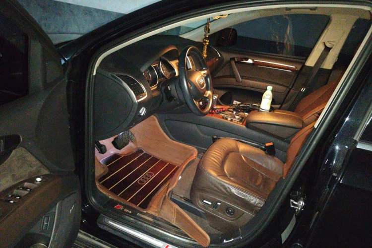 Used Audi Q7 2013 35 TFSI Technology Edition Driver Seat
