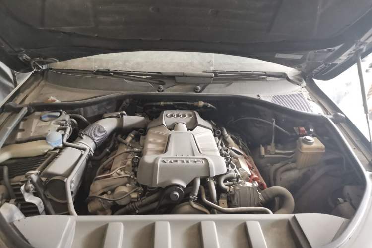 Used Audi Q7 2013 35 TFSI Ambition Edition Engine Bay