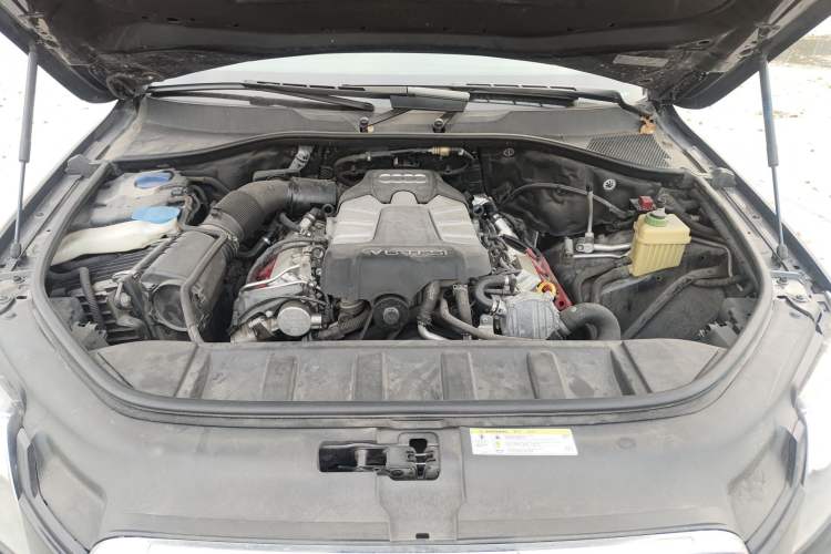 Used Audi Q7 2013 35 TFSI Ambition Edition Engine Bay