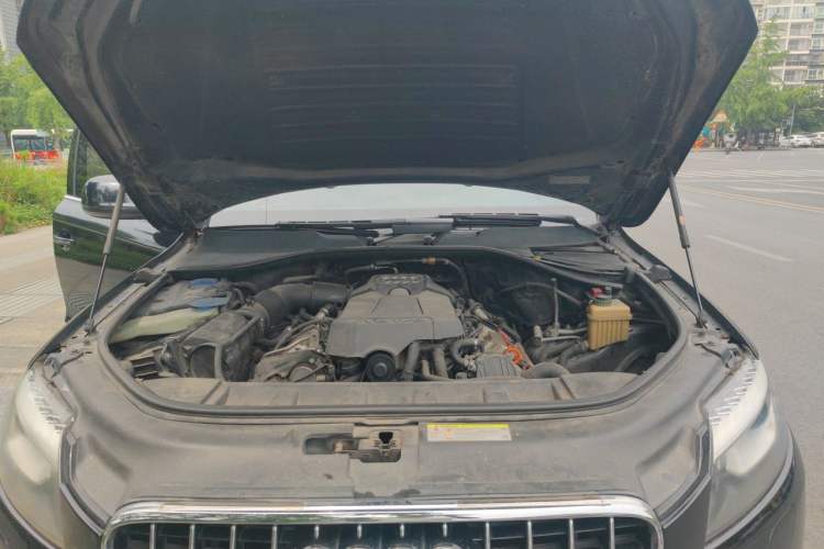 Used Audi Q7 2013 35 TFSI Technology Edition Engine Bay