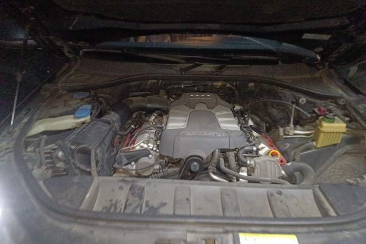 Used Audi Q7 2013 35 TFSI Technology Edition Engine Bay