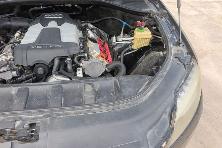 Used Audi Q7 2013 35 TFSI Ambition Edition Engine Bay Left
