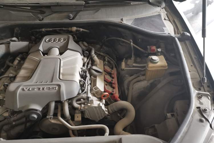 Used Audi Q7 2013 35 TFSI Ambition Edition Engine Bay Left